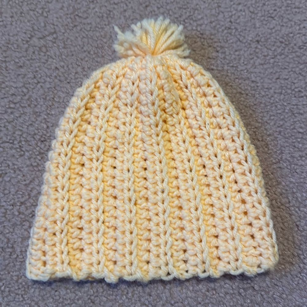 Handmade knit 2t hat withh pom pom